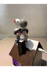 Kar Tasarımlı LED Işıklı Ev & Sevimli Çift Figürlü Hediye Seti – Gece Lambası & Buhar Nemlendirici