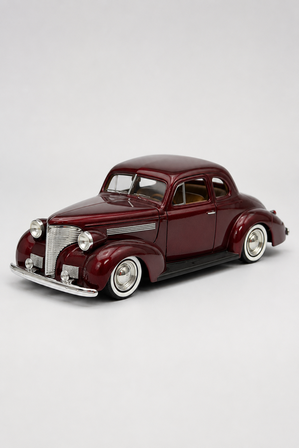 1939 Chevrolet Coupe - 1:24 Nostaljik Metal Araba Hediyelik Esya