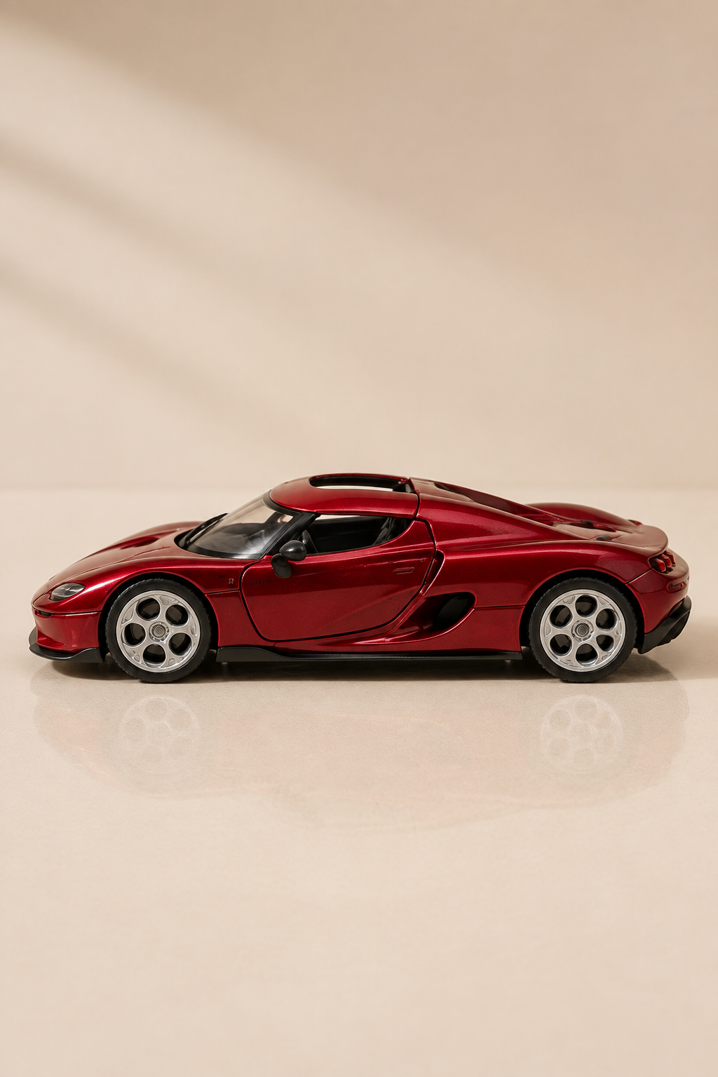 Koenigsegg CC850 Metal Çek Bırak Araç 12 cm - 4 Renk Seçeneği