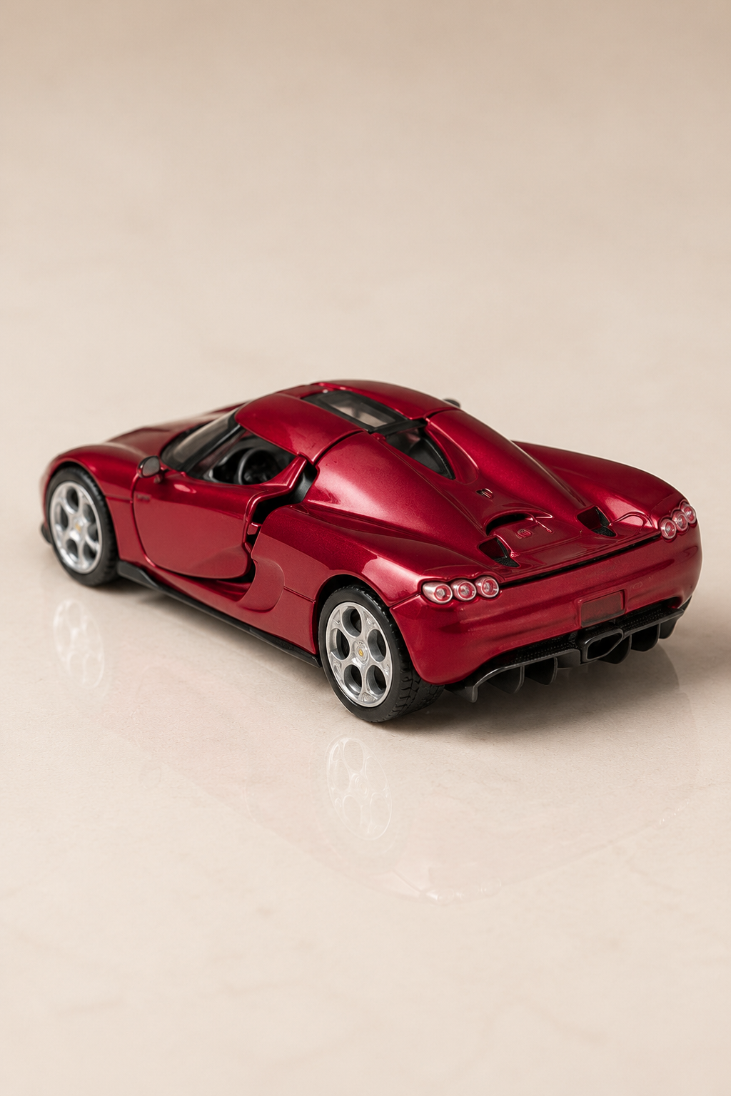 Koenigsegg CC850 Metal Çek Bırak Araç 12 cm - 4 Renk Seçeneği