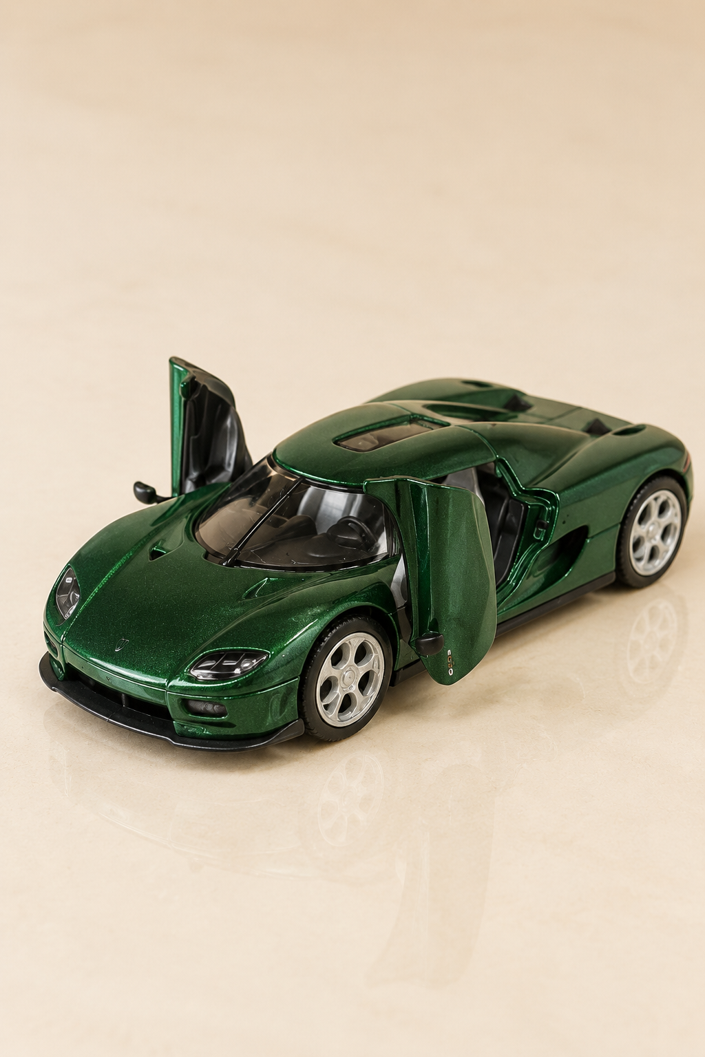 Koenigsegg CC850 Metal Çek Bırak Araç 12 cm - 4 Renk Seçeneği