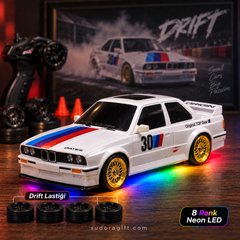 Retro Drift 1:16 Ölçek 4WD Kumandalı RC Drift Araba - 8 Renk Neon LED