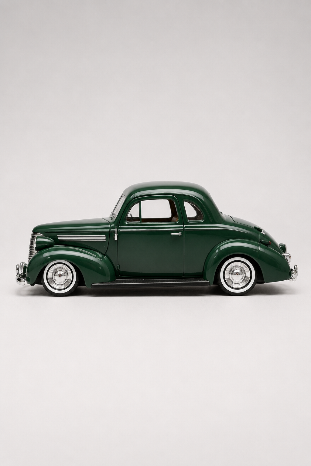 1939 Chevrolet Coupe - 1:24 Nostaljik Metal Araba Hediyelik