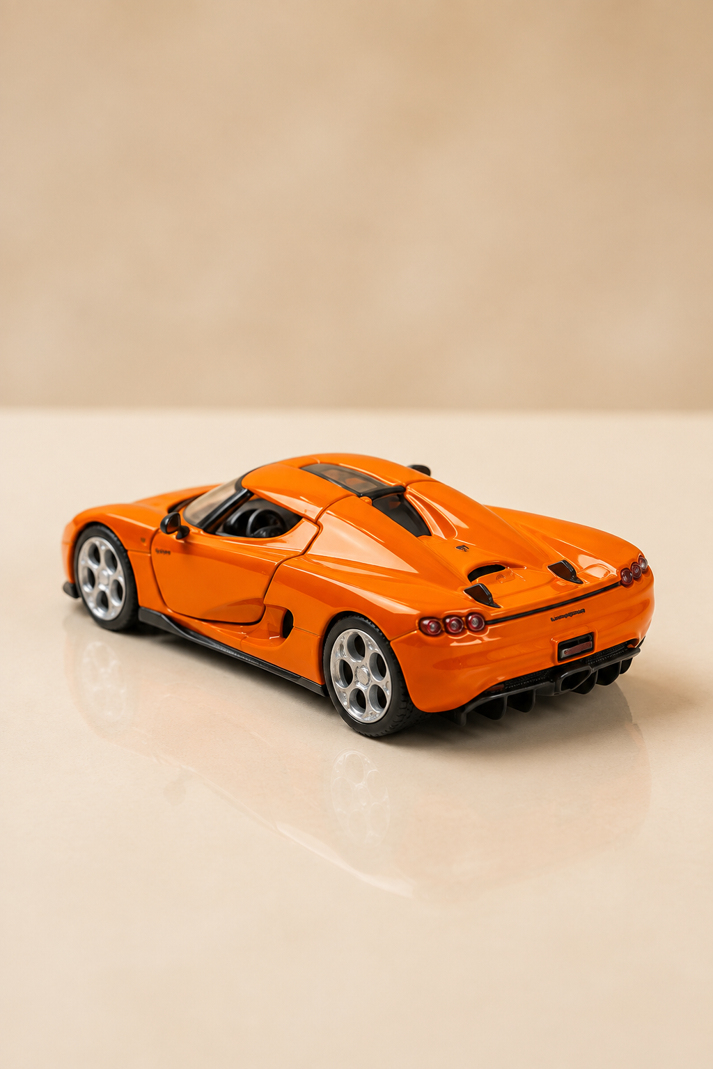 Koenigsegg CC850 Metal Çek Bırak Araç 12 cm - 4 Renk Seçeneği