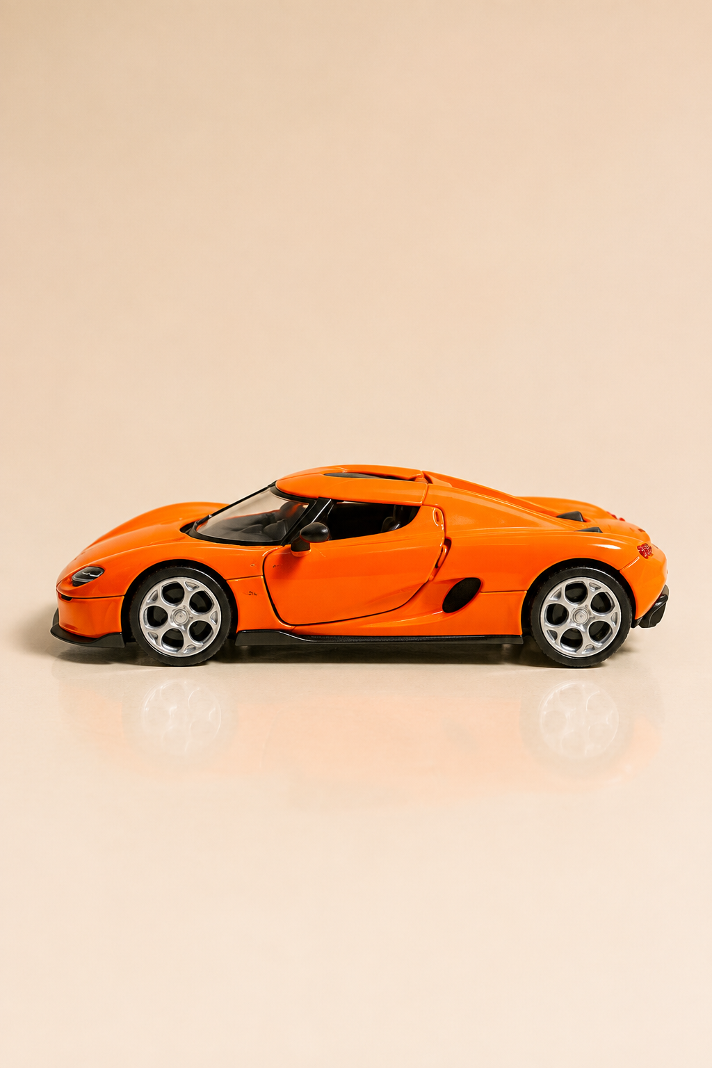 Koenigsegg CC850 Metal Çek Bırak Araç 12 cm - 4 Renk Seçeneği