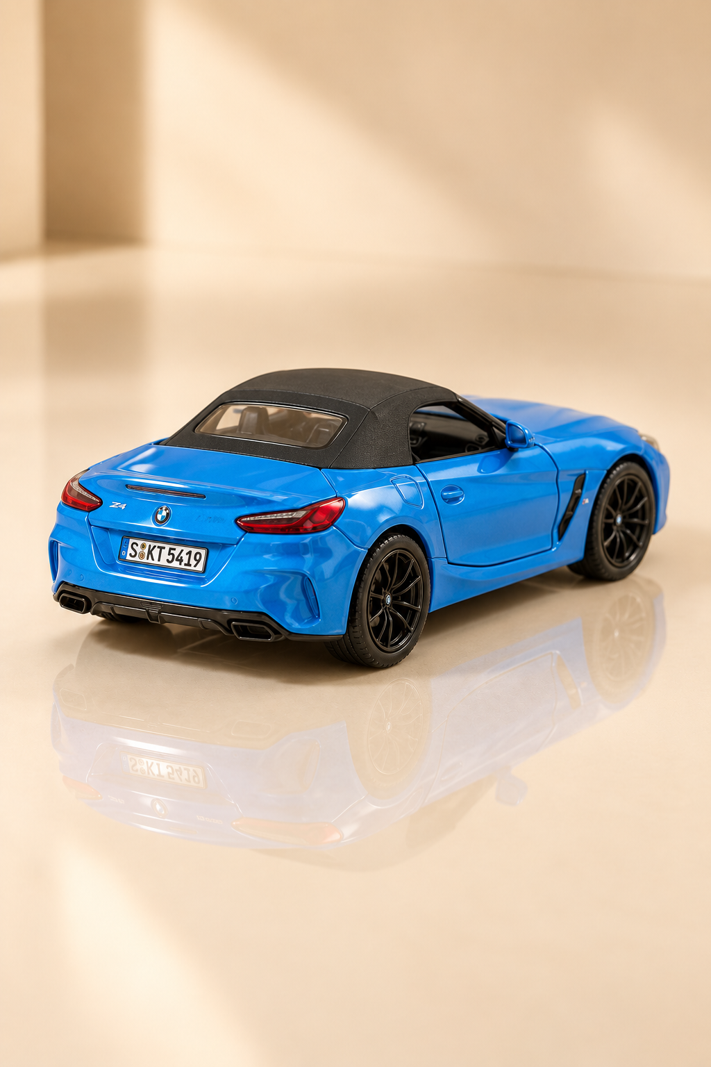 BMW Z4 Cabrio 12 cm Çek Bırak Metal Model Araba - Renk Seçenekli